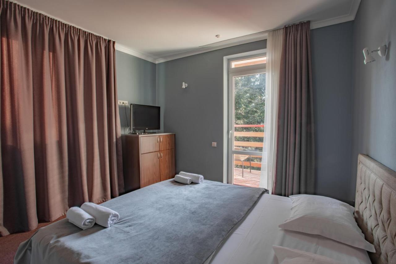 Wellland Hotel Yaremche Ngoại thất bức ảnh