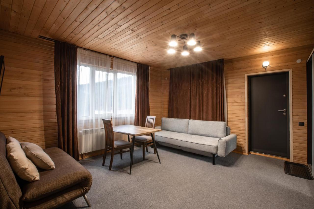 Wellland Hotel Yaremche Ngoại thất bức ảnh