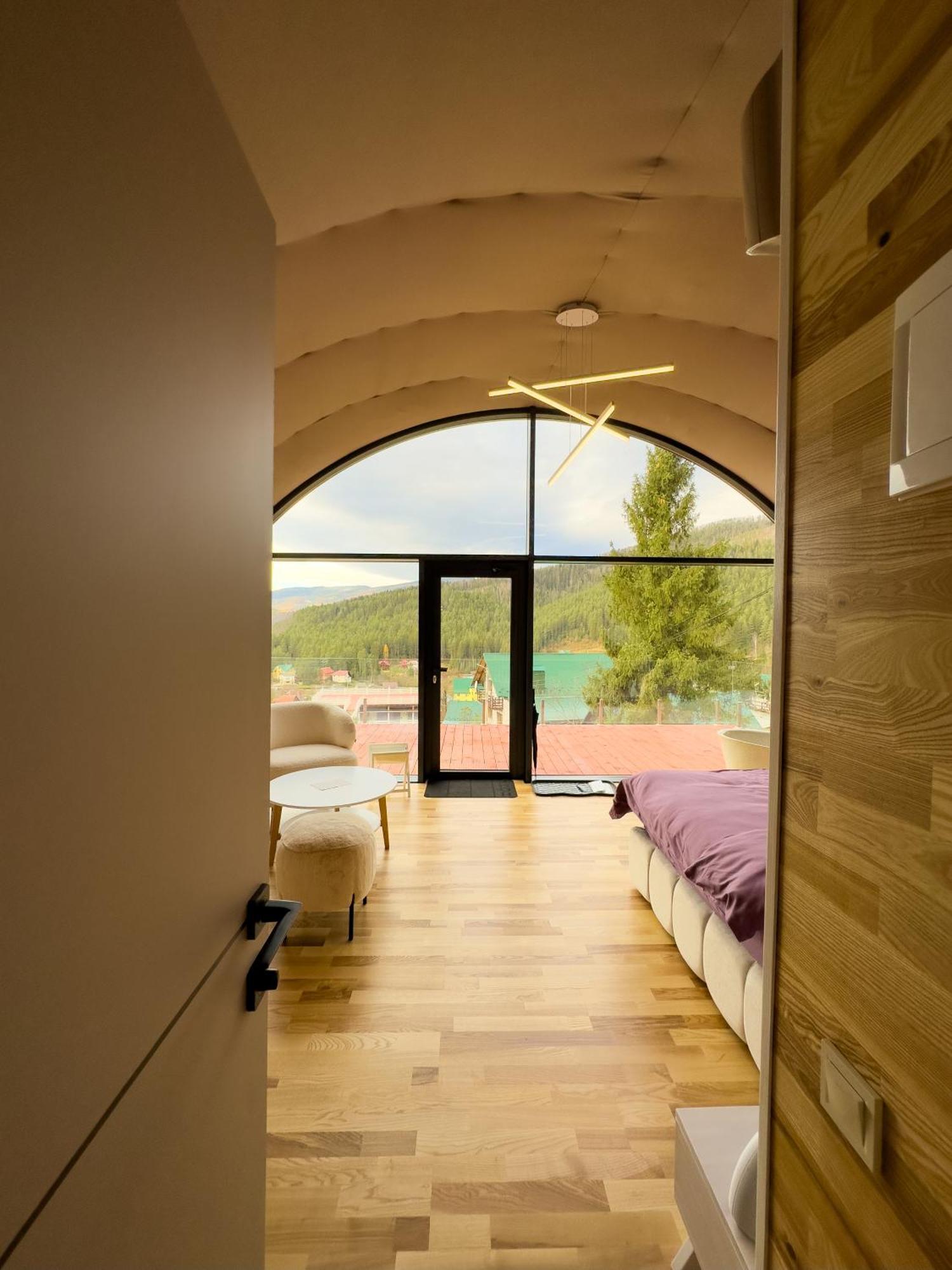 Wellland Hotel Yaremche Ngoại thất bức ảnh